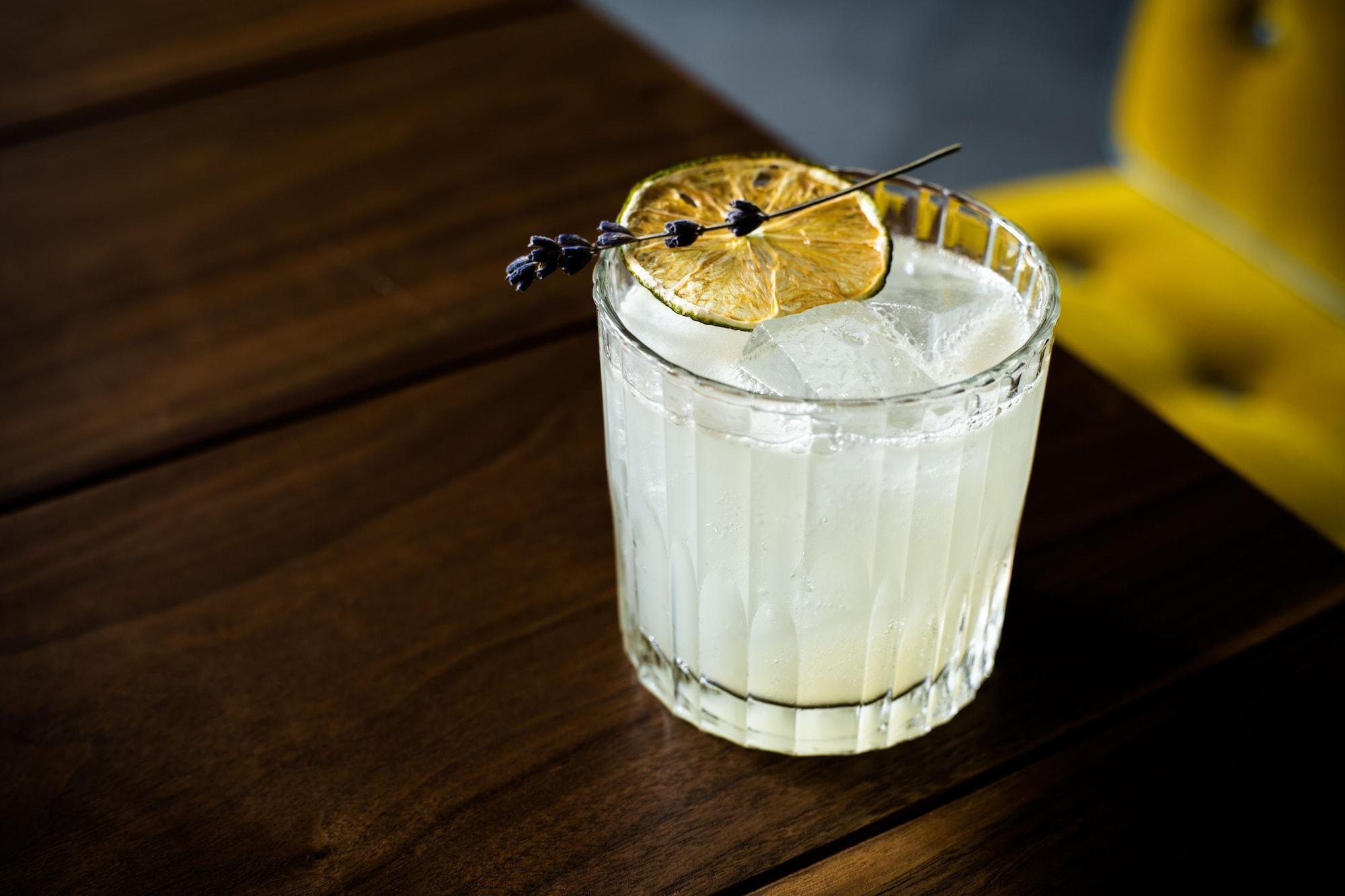 Ace Hotel Kyōto Esterno foto A lavender lemonade