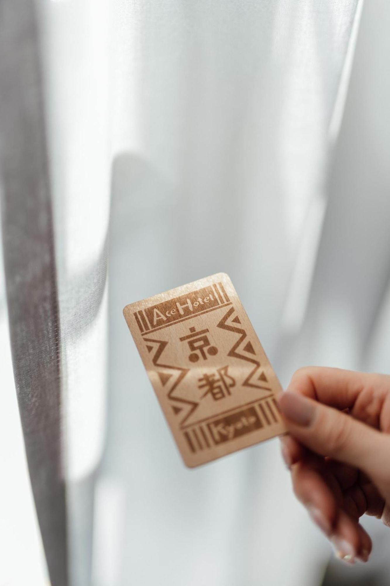 Ace Hotel Kyōto Esterno foto A key card